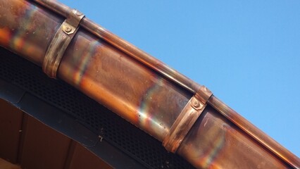 Creaton Biberschwanzdach - Weinrote Dachziegel