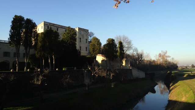 Il castello del Catajo, nei colli euganei. veneto, padova, talia,
