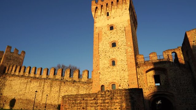 il castello Carrarese ad este. Veneto, padova. talia