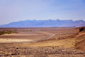 Fototapeta na wymiar Empty highway in the Death Valley