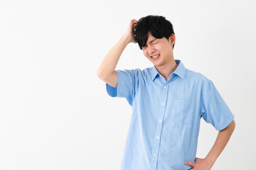 私服姿の若い男性　ライフスタイルイメージ