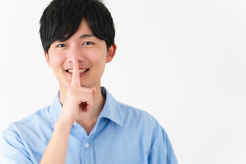 私服姿の若い男性　ライフスタイルイメージ