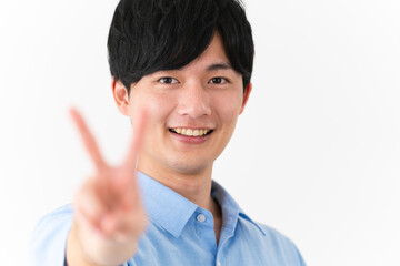 私服姿の若い男性　ライフスタイルイメージ