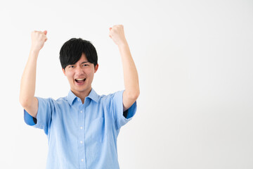 私服姿の若い男性　ライフスタイルイメージ