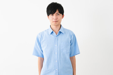 私服姿の若い男性　ライフスタイルイメージ