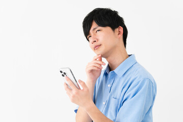 私服姿の若い男性　ライフスタイルイメージ