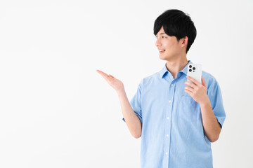 私服姿の若い男性　ライフスタイルイメージ