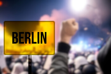 Eine Demonstration und Krawalle in Berlin