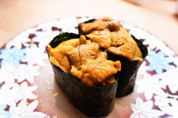 寿司「うに軍艦」 © renoji