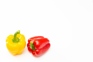 白背景にパプリカ