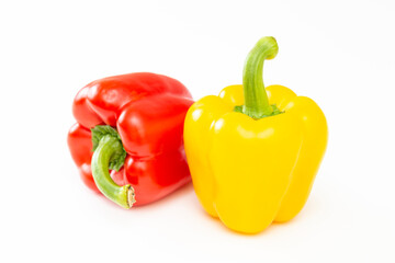 白背景にパプリカ