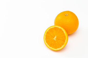 白背景にネーブルオレンジ