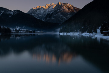 Lago Santa Caterina durante la stagione invernale, Auronzo di Cadore, Dolomiti