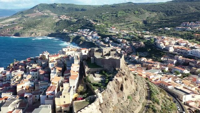survol de la Sardaigne en Italie vers Castelsardo
