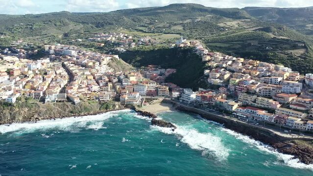 survol de la Sardaigne en Italie vers Castelsardo