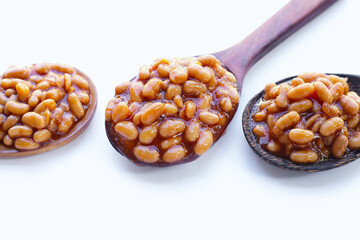 Baked beans in tomato sauce