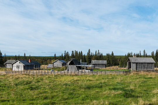 L&Aring;NGBODARNA in Schweden