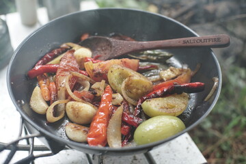 Indonesian foods, cooking at the jungle