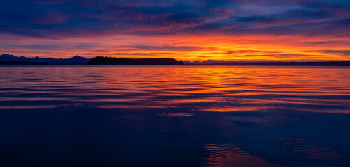 Fototapeta na wymiar Sunrise at Witter Beach on Whidbey Island, Washington State