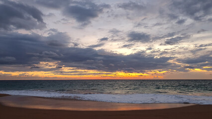 Induruwa, Sri Lanka: Sonnenuntergang über dem Indischen Ozean