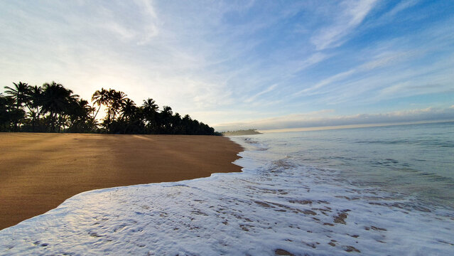 Induruwa, Sri Lanka: Sonnenaufgang am Strand