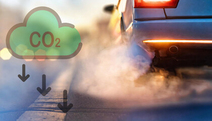 Car emitting a lot of polluting smoke, in the same image, on one side, there is a design that says CO2 in the form of a cloud with lines pointing downward, representing the concept of environmental ca