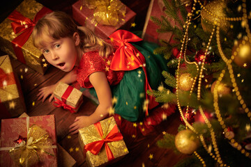 Fototapeta na wymiar kids Christmas miracle