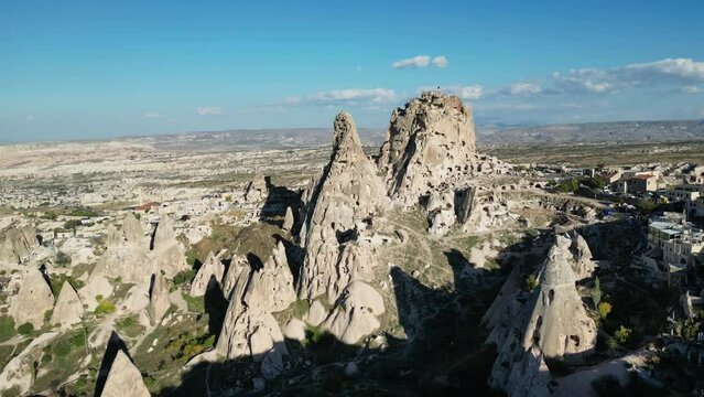 U&ccedil;hisar is a town in the Nevşehir District, Nevşehir Province in Cappadocia, Turkey. Its population is 3,555. It is 7 kilometres east of Nevşehir, 12 kilometres west of &Uuml;rg&uuml;p.