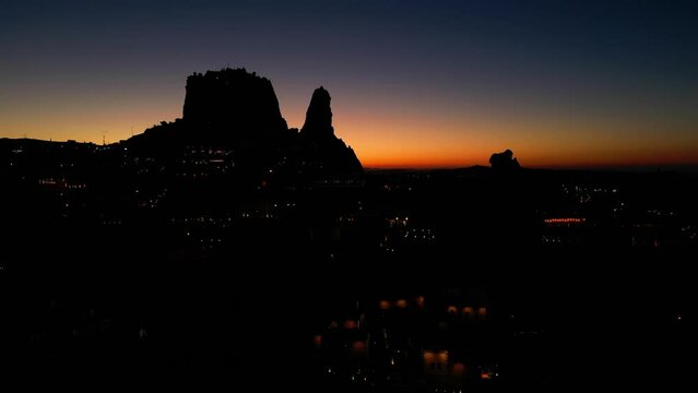U&ccedil;hisar is a town in the Nevşehir District, Nevşehir Province in Cappadocia, Turkey. Its population is 3,555. It is 7 kilometres east of Nevşehir, 12 kilometres west of &Uuml;rg&uuml;p.