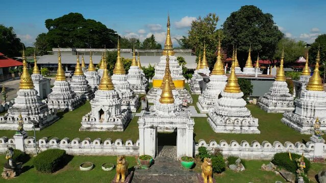 Wat Chedi Sao Lang Buddhist Temple Lampang Thailand