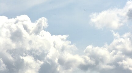 photo of a cloudy sky during the day