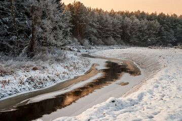 Podlaskie rzeki zimą, Nareśl, Narew, Biebrza, Polska - 696839129