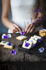 Cookie tiles with frosting with pansies