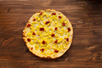 pizza, patate, nduja, patata, schiacciata, 'nduja, e, mozzarella, salame, calabria, calabrese, piccante, peperoncino, forno, legna, tavolo, grezzo, venature, marrone, prospettiva, alto, pianta, in, it