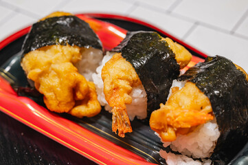 名古屋名物　天むす