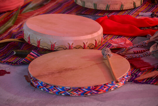 djembe drum, drums, tambourines, musical instrument, decorative pieces, decoration with musical instruments
