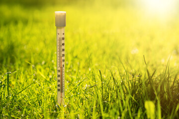 A measuring device for measuring the temperature of various bodies and media. Outdoor glass...