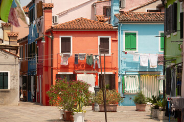 Fototapeta na wymiar Brightly coloured buildings of Burano Island