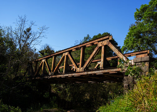 train railway bridge