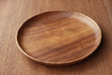 ナチュラルテイストな木の器