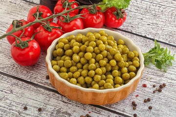 Canned sweet green peas conserve