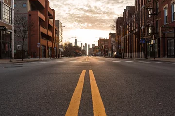 Crédence de cuisine en verre imprimé Etats Unis Chicago City, Illinois: April 6, 2020. Morning during the lockdown of the city during the stay at home mandate. Chicago City empty streets under the coronavirus. City under lockdown.