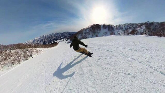 Snowboarding in Hakuba Japan powder snow
