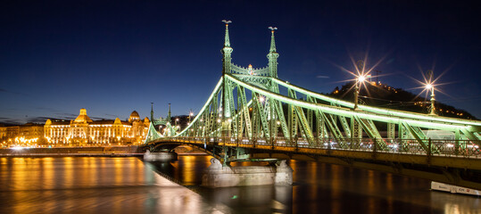 liberty bridge in Budapest by night