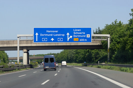 Autobahn 2, Ausfahrt 13, Flughafen Dortmund, Lünen in Richtung Hannover
