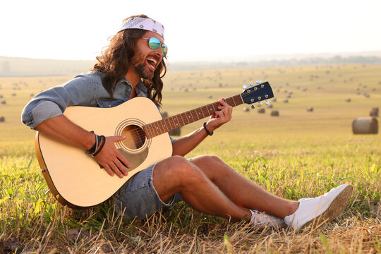 Hippie Man Images – Browse 1,416,097 Stock Photos, Vectors, and Video |  Adobe Stock