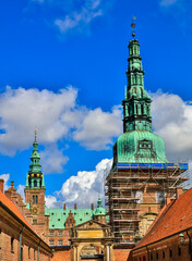 Naklejka premium Denmark Frederiksborg Palace view of the castle on a sunny spring day