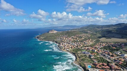 survol de la Sardaigne en Italie vers Castelsardo	