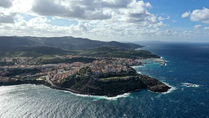 survol de la Sardaigne en Italie vers Castelsardo	