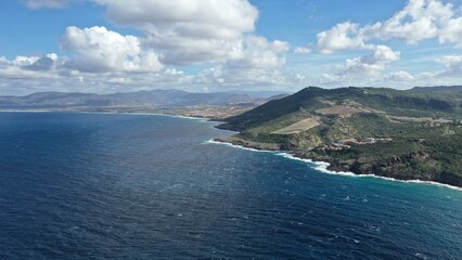 survol de la Sardaigne en Italie vers Castelsardo	